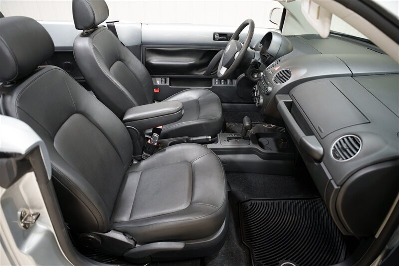 Used 2007 Volkswagen Beetle Convertible FWD image 15