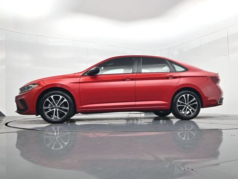 Used 2025 Volkswagen Jetta Sport FWD image 36