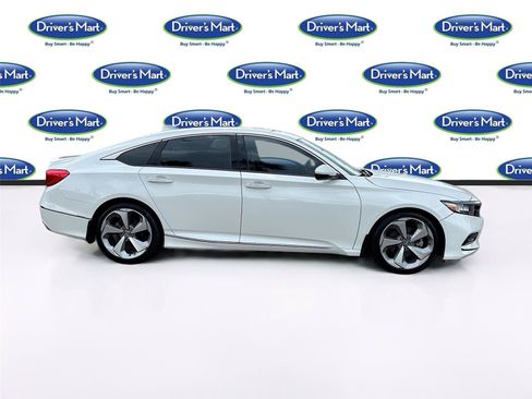 Used 2018 Honda Accord Touring image 8