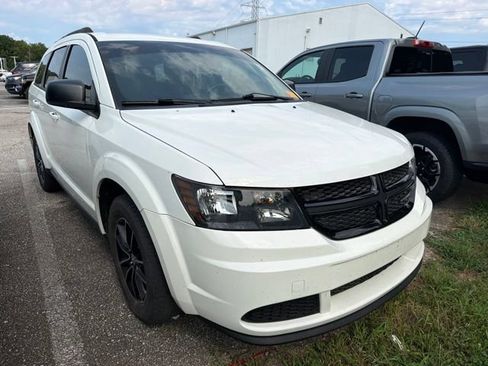 Used 2017 Dodge Journey SE w/ Flexible Seating Group FWD image 1