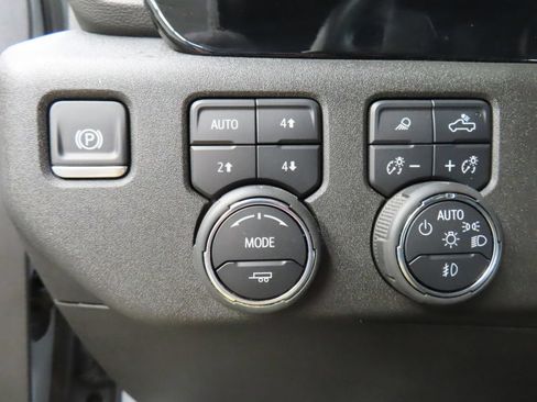Used 2025 Chevrolet Silverado 1500 RST AWD/4WD image 61