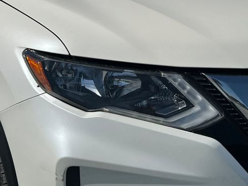 Used 2017 Nissan Rogue SL FWD image 34