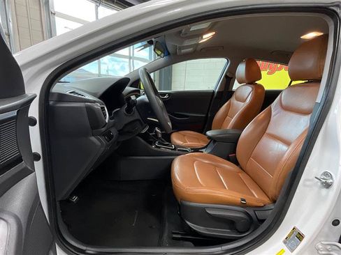 Used 2018 Hyundai Ioniq Blue FWD image 11
