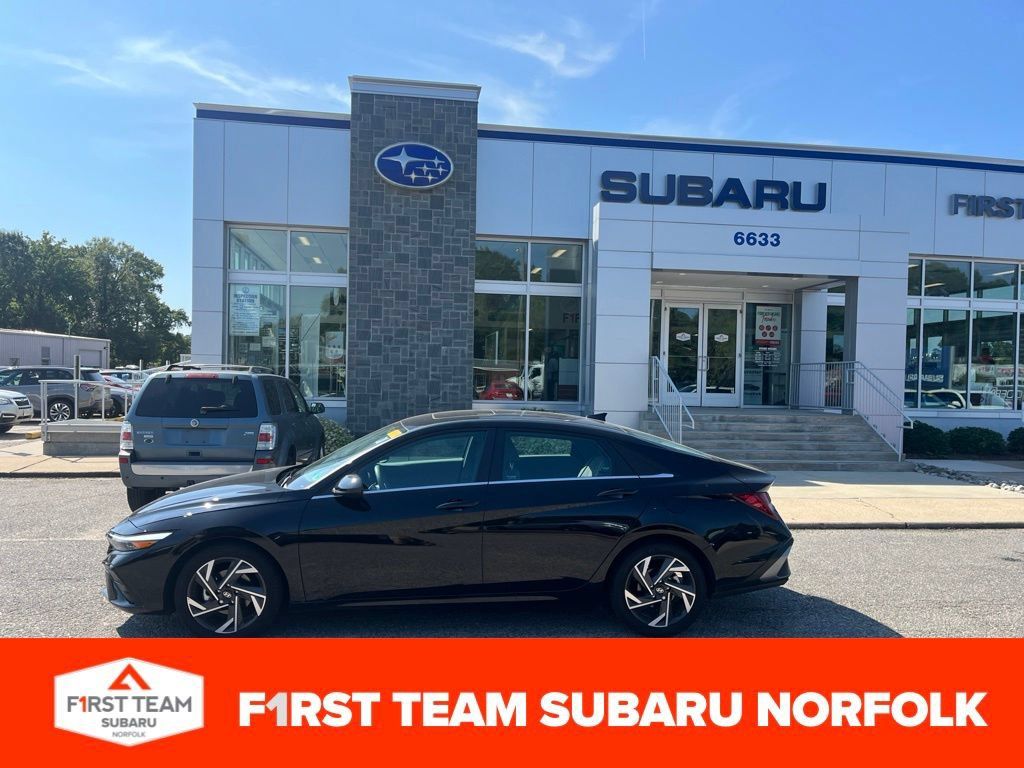 Used 2025 Hyundai Elantra SEL FWD image 1