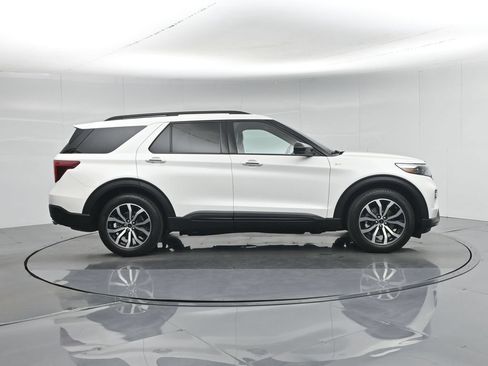 Used 2022 Ford Explorer ST-Line RWD image 33