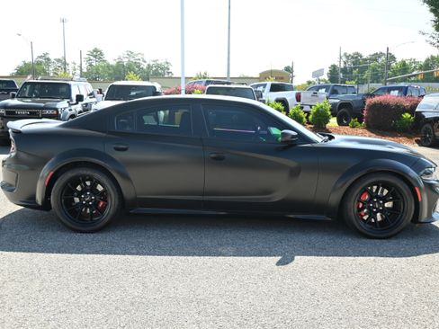 Used 2022 Dodge Charger SRT Hellcat RWD image 11