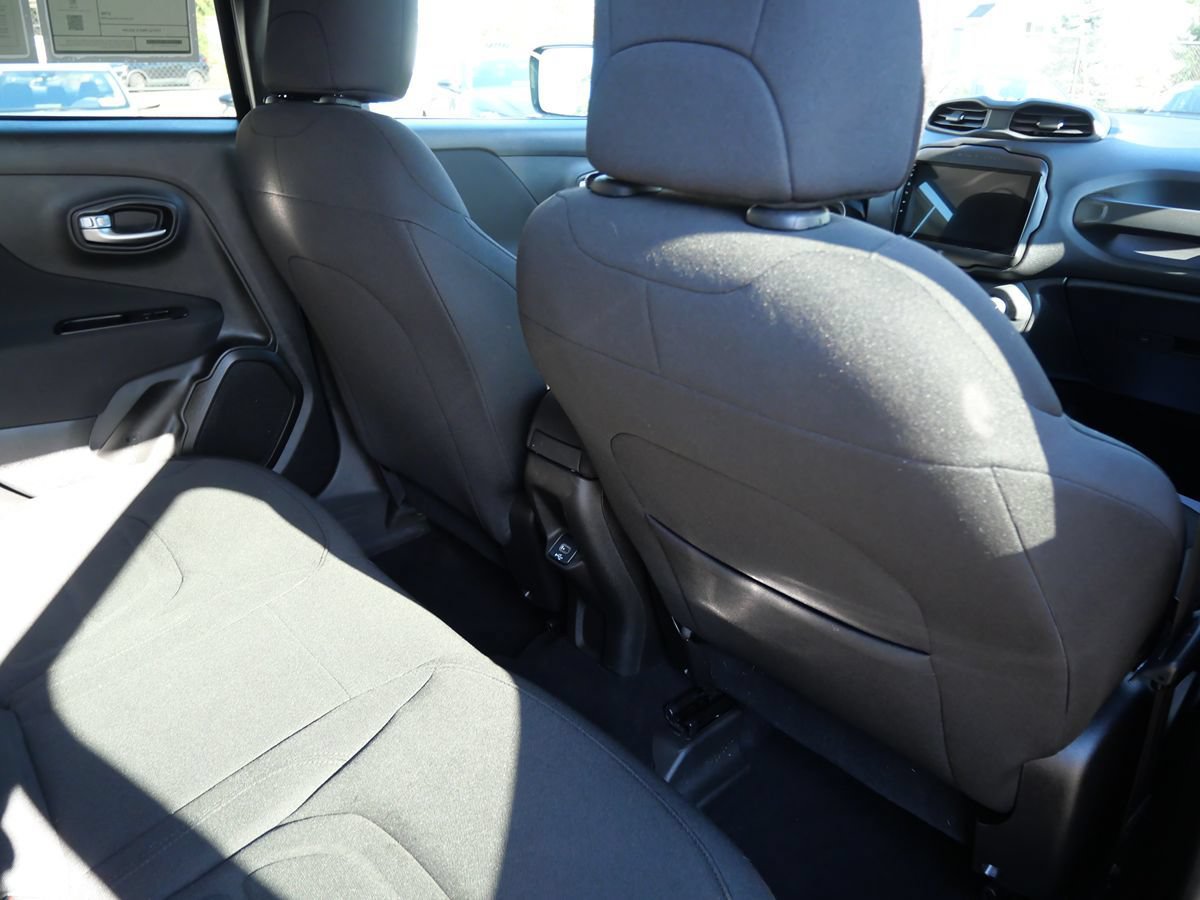 Used 2021 Jeep Renegade Latitude AWD/4WD image 26
