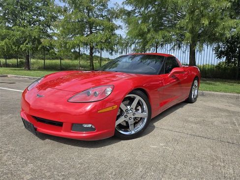 Used 2006 Chevrolet Corvette Coupe w/ Preferred Equipment Group RWD image 3