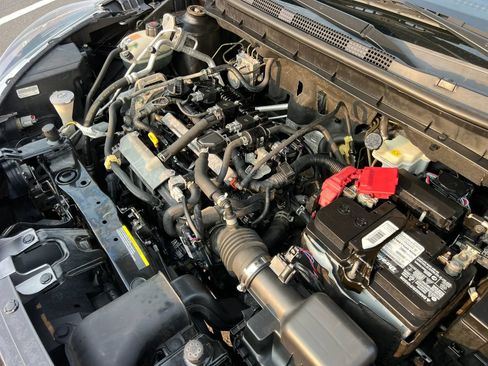 Used 2020 Nissan Kicks S FWD image 38