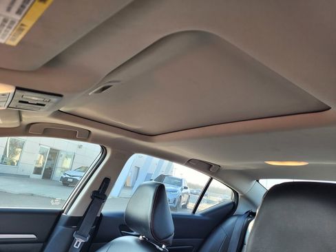 Used 2023 Nissan Altima 2.5 SR w/ SR Premium Package image 8