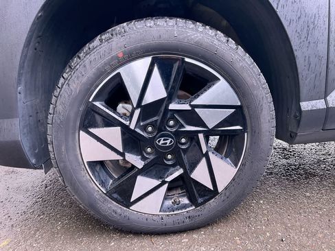 Used 2024 Hyundai Kona SEL AWD/4WD image 10