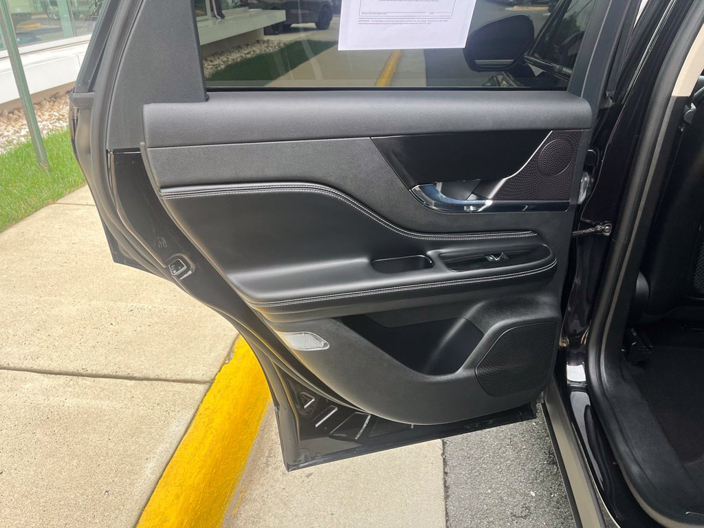 Certified 2023 Lincoln Corsair AWD w/ Equipment Group 101A image 18