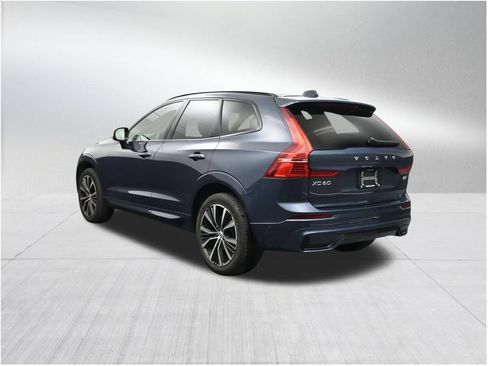 Used 2024 Volvo XC60 B5 Plus AWD/4WD image 3