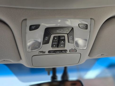 Used 2013 Toyota Sienna Limited w/ Premium Pkg AWD/4WD image 18