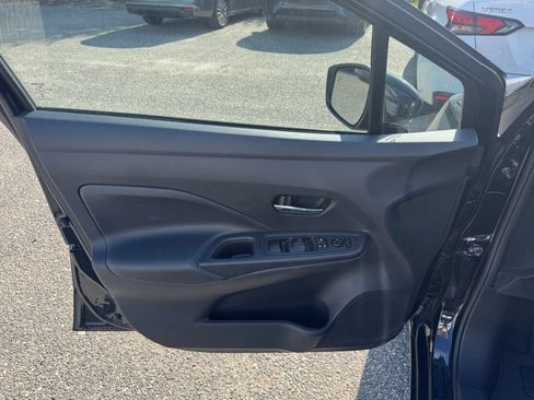 Used 2025 Nissan Versa SV FWD image 18