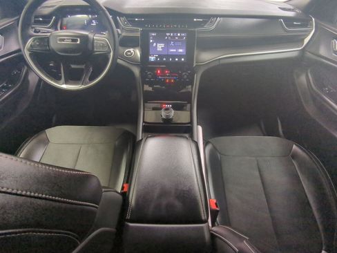 Certified 2024 Jeep Grand Cherokee Altitude image 18