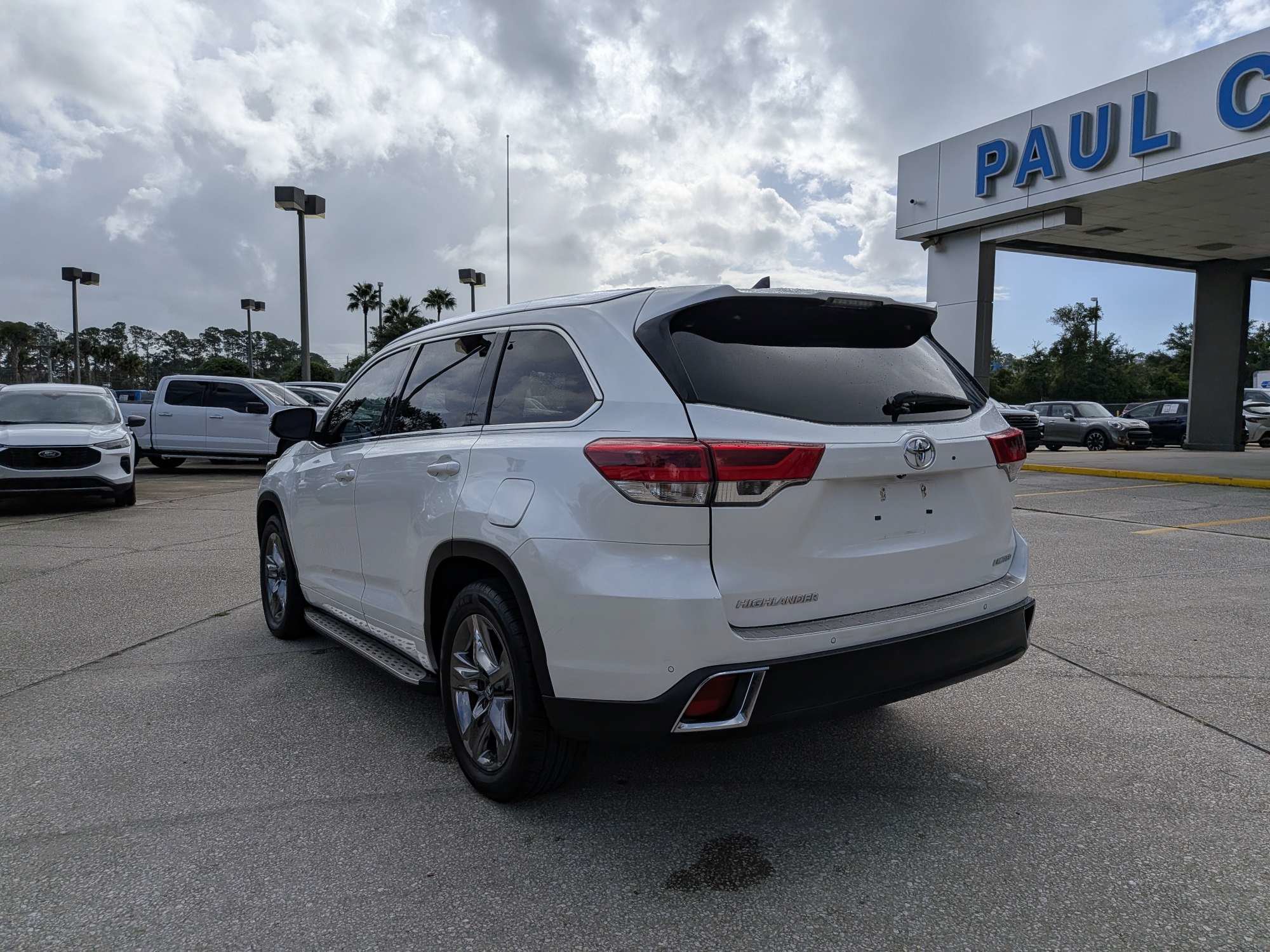 Used 2018 Toyota Highlander Limited Platinum FWD image 6
