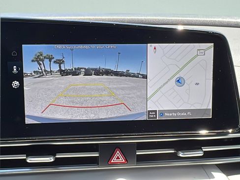 Certified 2025 Hyundai Elantra Limited FWD image 16