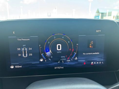 Used 2025 Chevrolet Traverse LT FWD image 25
