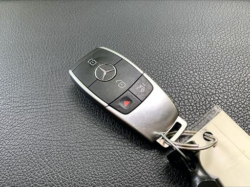 Used 2021 Mercedes-Benz GLC 300 image 14