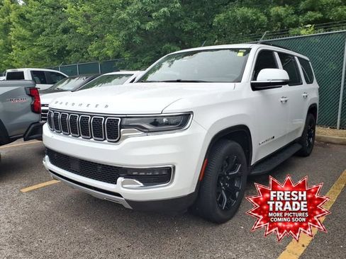 Used 2022 Jeep Wagoneer Series II RWD image 1