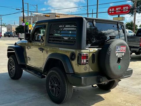 Used 2025 Jeep Wrangler Sport AWD/4WD image 8