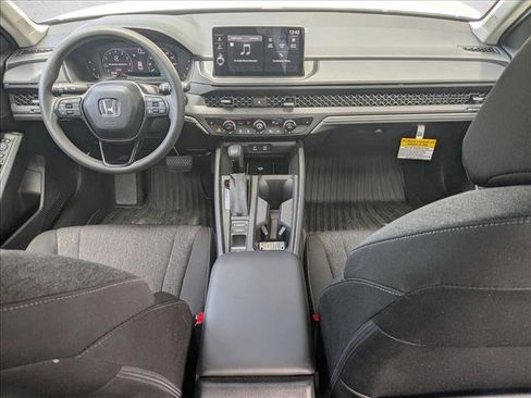 Used 2026 Honda Accord SE image 17