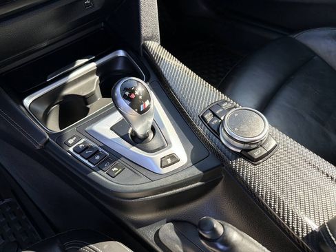 Used 2017 BMW M4 Coupe RWD image 32