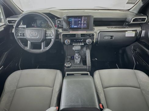 Used 2025 Toyota Tacoma SR5 AWD/4WD image 27