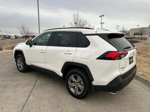 Used 2025 Toyota RAV4 XLE w/ Convenience Package image 5