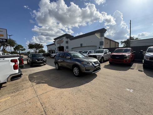 Used 2018 Nissan Rogue S AWD/4WD image 41