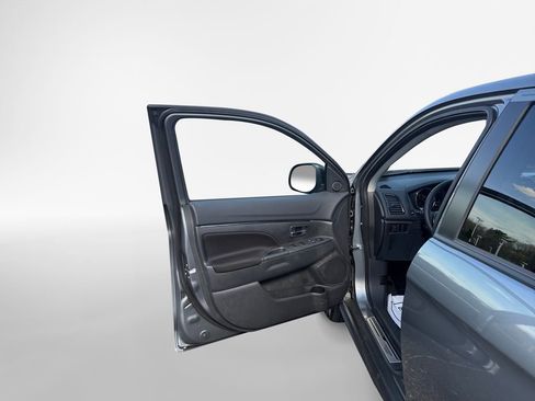 Used 2025 Mitsubishi Outlander Sport AWD image 14