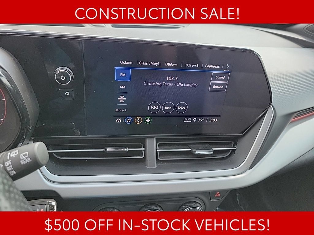 Used 2024 Chevrolet Trax RS FWD image 18