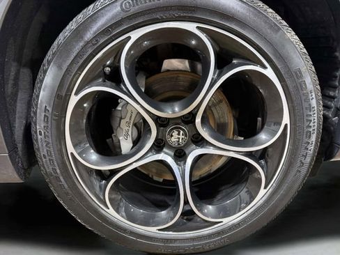 Used 2022 Alfa Romeo Stelvio Ti image 33