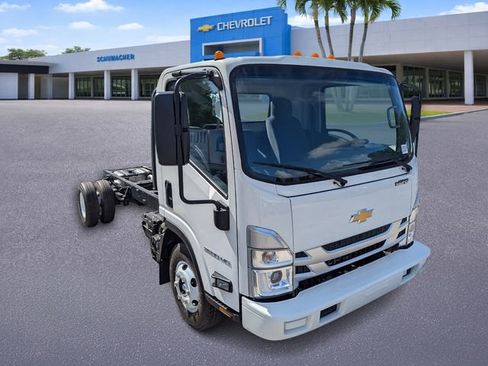 New 2025 Chevrolet Low Cab Forward image 2