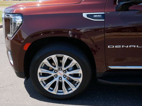 Used 2022 GMC Yukon XL Denali AWD/4WD image 7