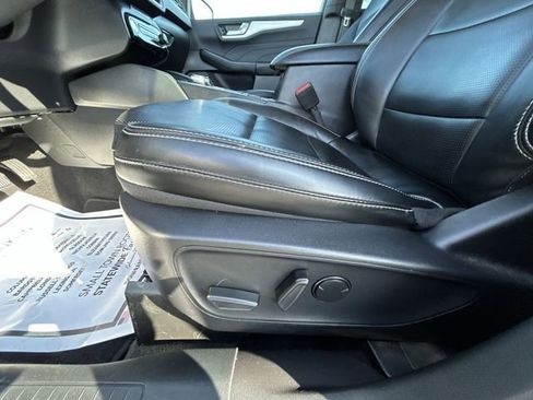 Used 2025 Ford Escape Platinum AWD/4WD image 18