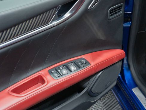 Used 2021 Maserati Ghibli S GranSport RWD image 18