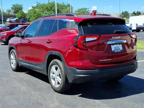 Used 2023 GMC Terrain SLE w/ Driver Convenience Package FWD image 5