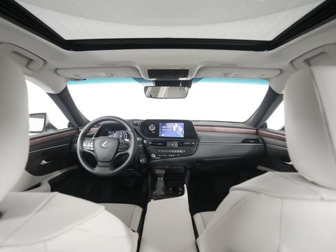 Certified 2025 Lexus ES 350 w/ Premium Package image 15