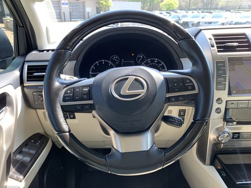 Used 2021 Lexus GX 460 Premium w/ Premium Package image 18