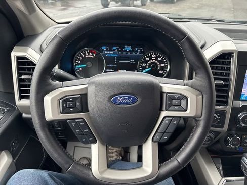 Used 2019 Ford F150 Lariat w/ Trailer Tow Package image 10