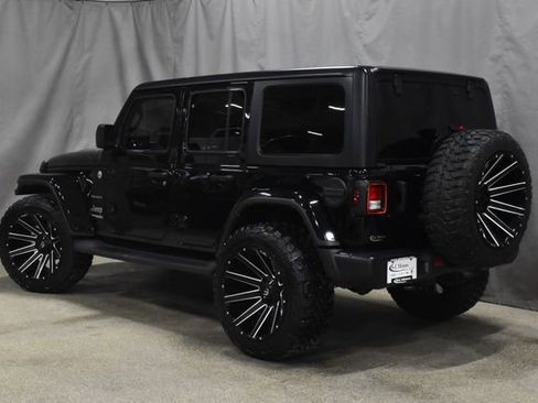 Used 2022 Jeep Wrangler Unlimited Sahara w/ Cold Weather Group image 7