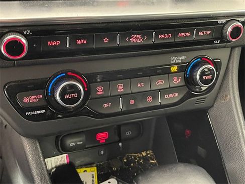 Used 2022 Kia Niro Touring Special Edition image 8