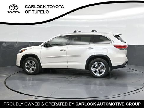 Used 2018 Toyota Highlander Limited FWD image 10