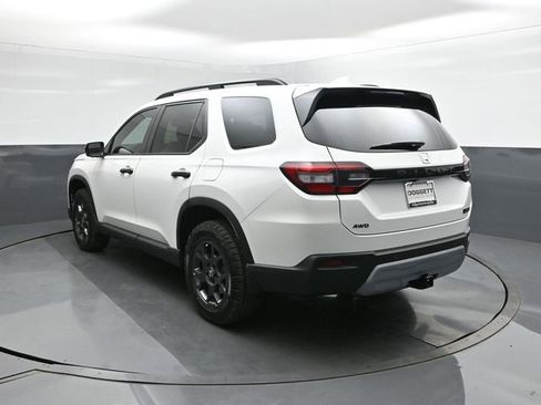 New 2025 Honda Pilot TrailSport image 5