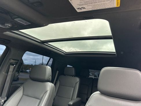 Used 2023 Chevrolet Tahoe Z71 w/ Luxury Package AWD/4WD image 20
