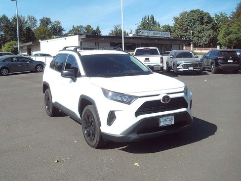 Used 2020 Toyota RAV4 LE AWD/4WD image 7