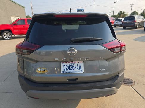 Used 2023 Nissan Rogue S AWD/4WD image 4