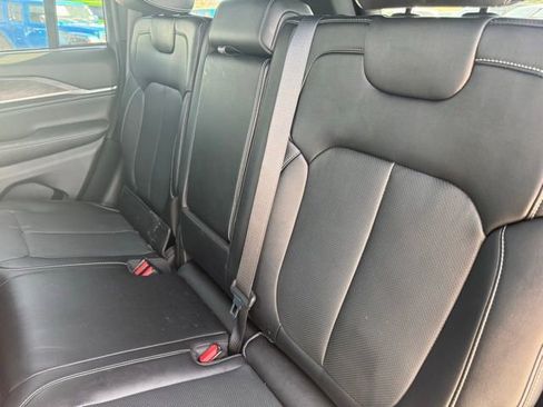 New 2024 Jeep Grand Cherokee Overland w/ Advanced Protech Group III image 19